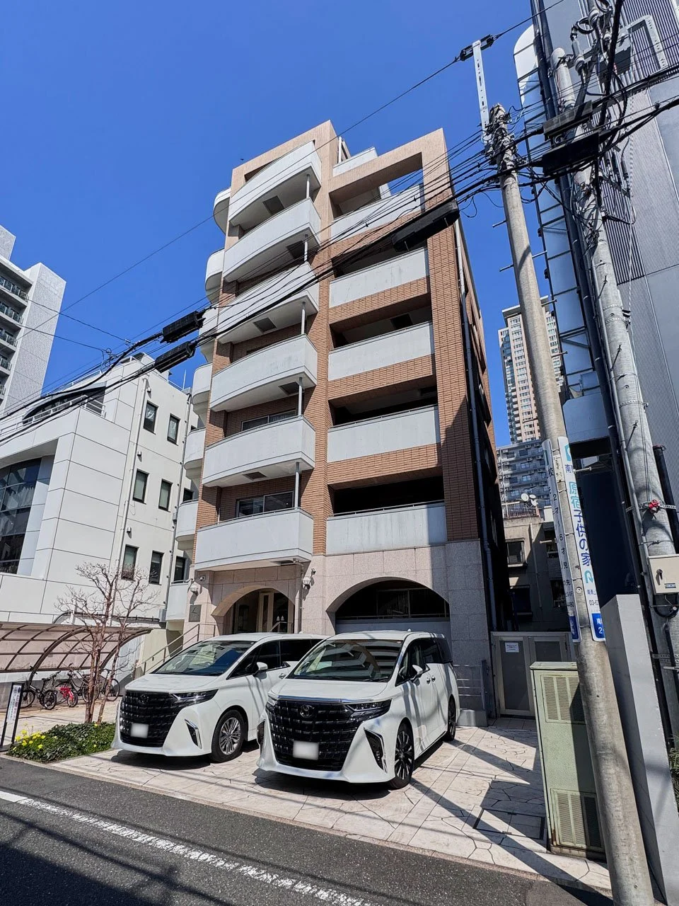 ランド南青山 B1 オフィスビル外観 2