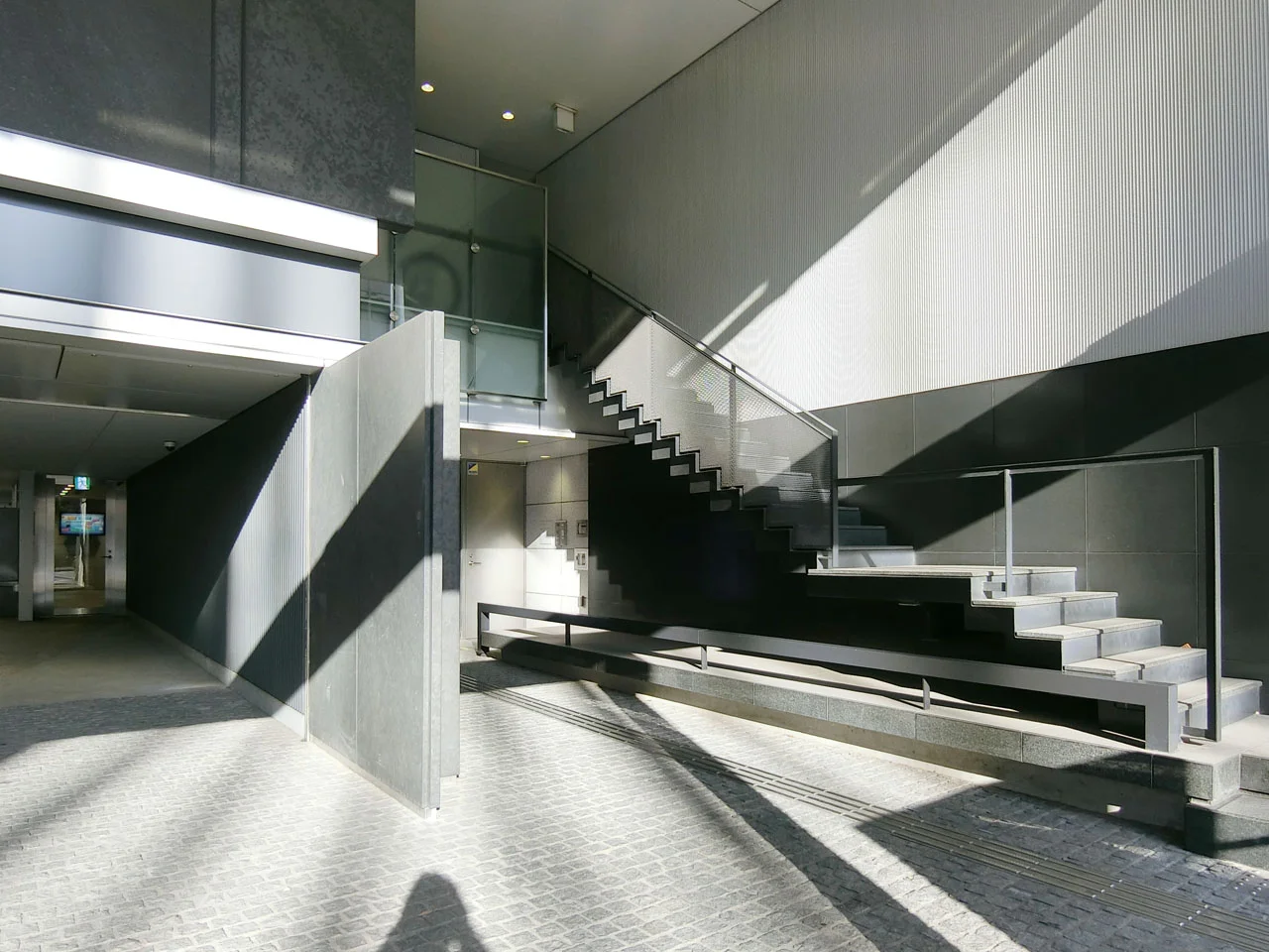 TODA BUILDING 青山 7 エントランス 3
