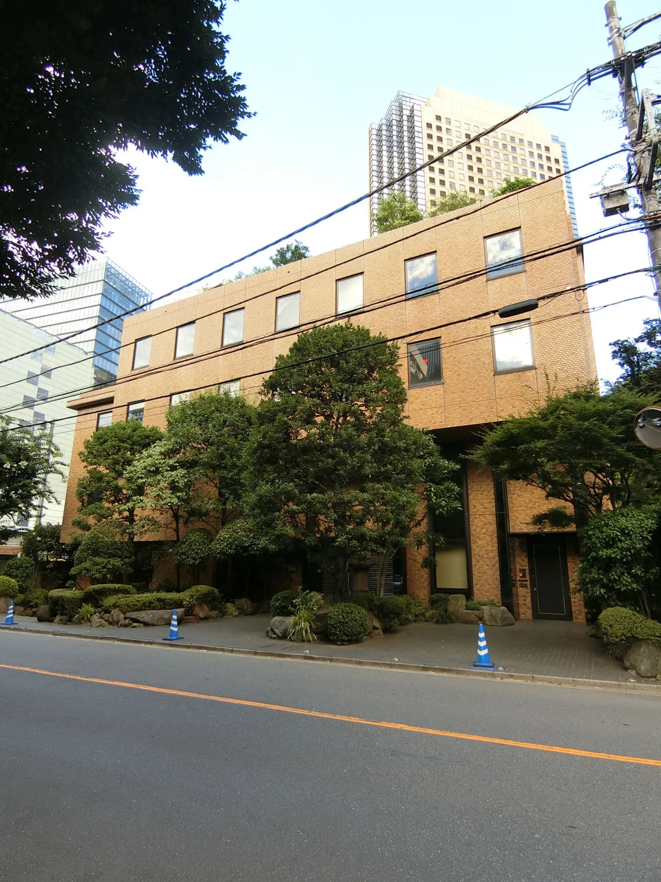 六本木ビル 一棟貸し 外観 2