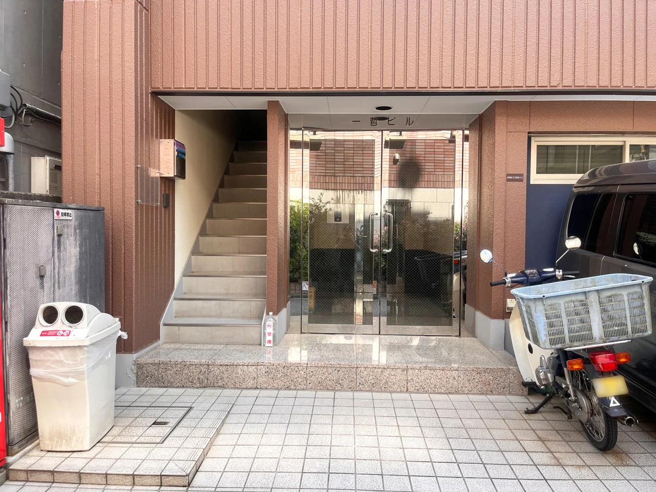 一哲ビル 1 エントランス 3