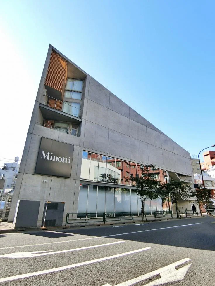 Tri-Angle MINAMIAOYAMA(トライアングル南青山) B1 オフィスビル外観 1