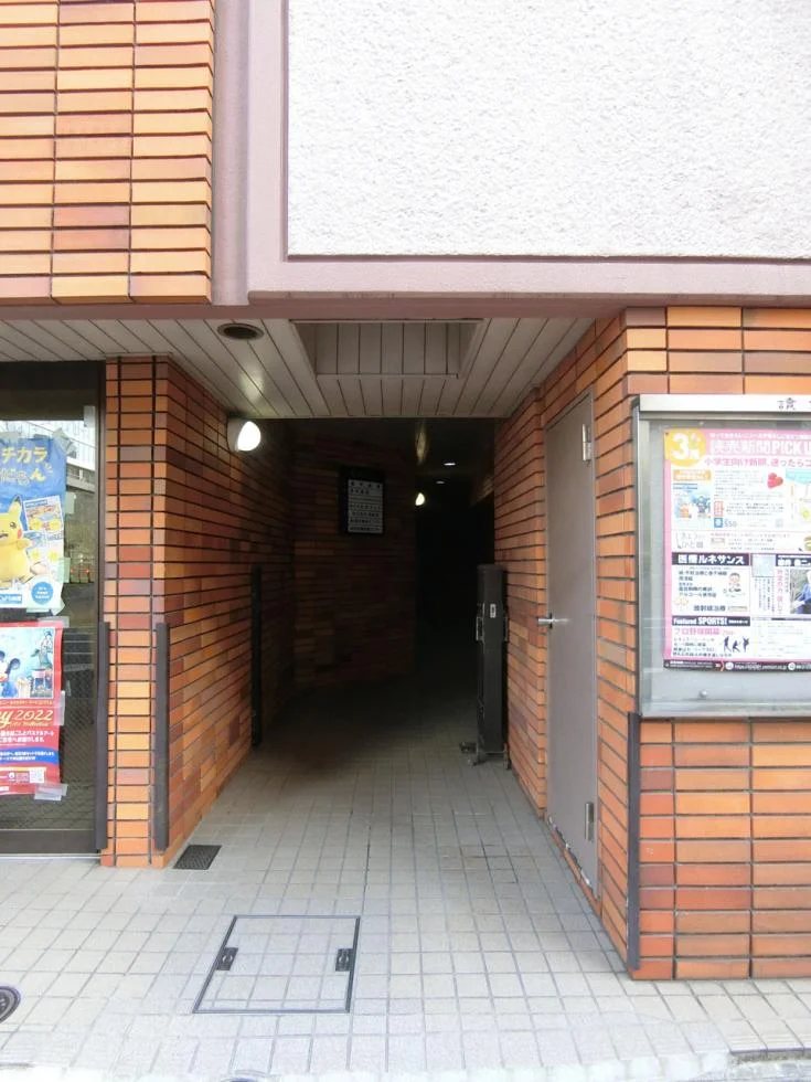 酒井ビル 5 ビルエントランス 3