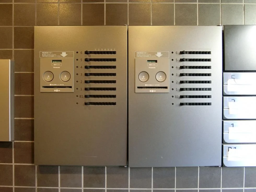 I/O shimbashi(アイオー新橋) 6 ビルエントランス 8