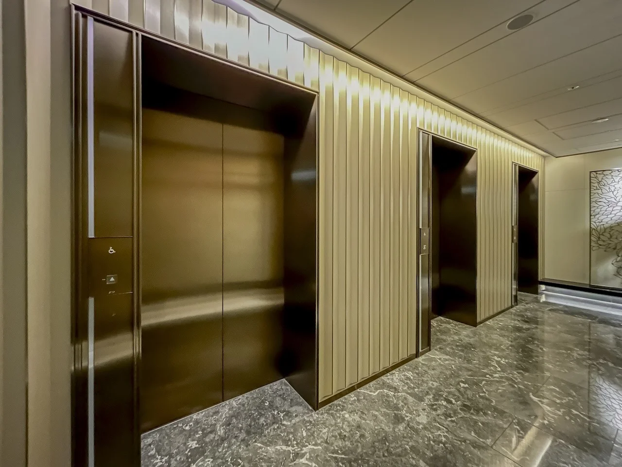 IsaI AkasakA 18 エレベーター 38