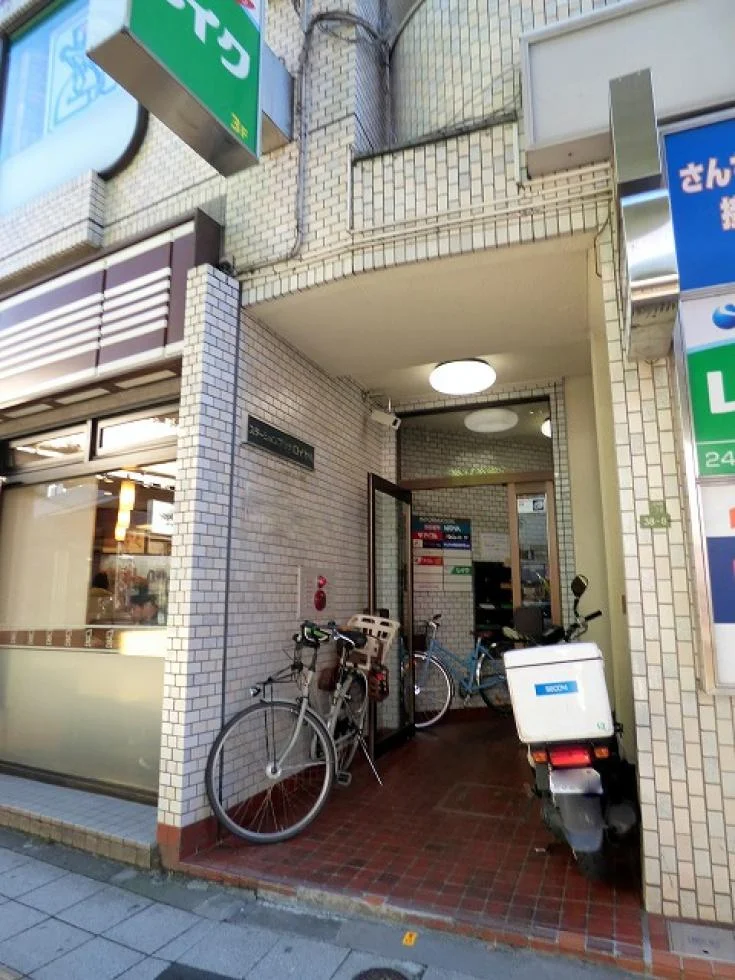 ステーションプラザロイヤル 3 エントランス 6