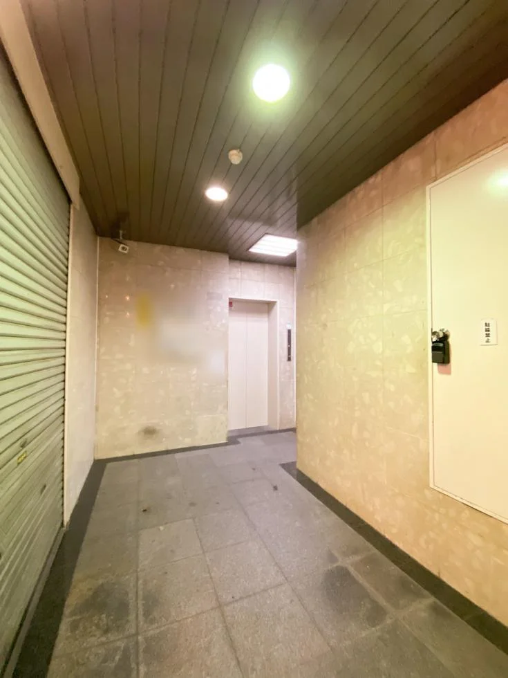 伊東ビル 7 エントランス 5