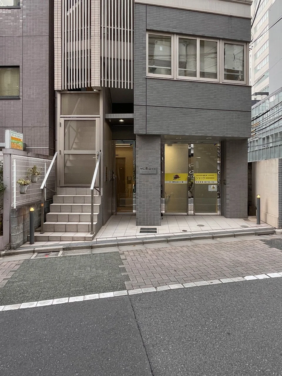 MC青山ビル 2 ビルエントランス 5