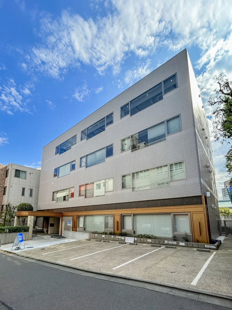 TERRACE SITE 神宮外苑 3 オフィスビル外観 1