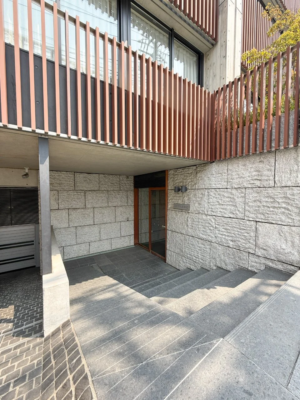 AURA表参道(オーラ表参道) 4 エントランス 3