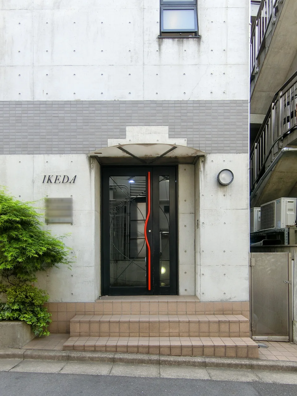池田ビル B1 エントランス 3