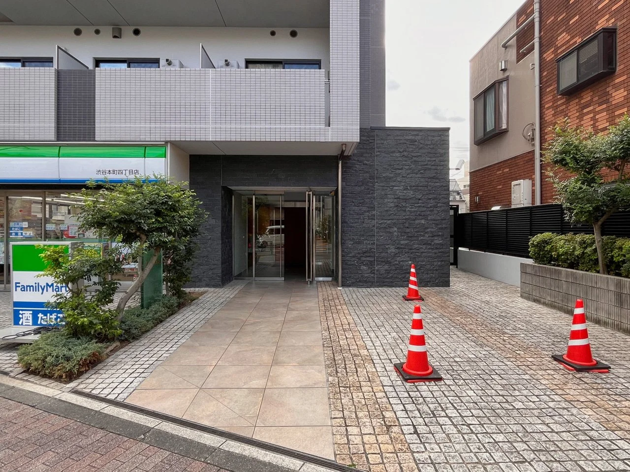 AVENIR渋谷本町 1 エントランス 3