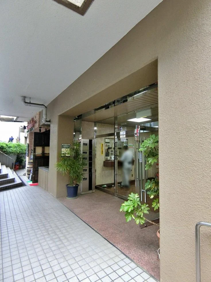 ロイヤルパレス渋谷ビル 2 エントランス 4