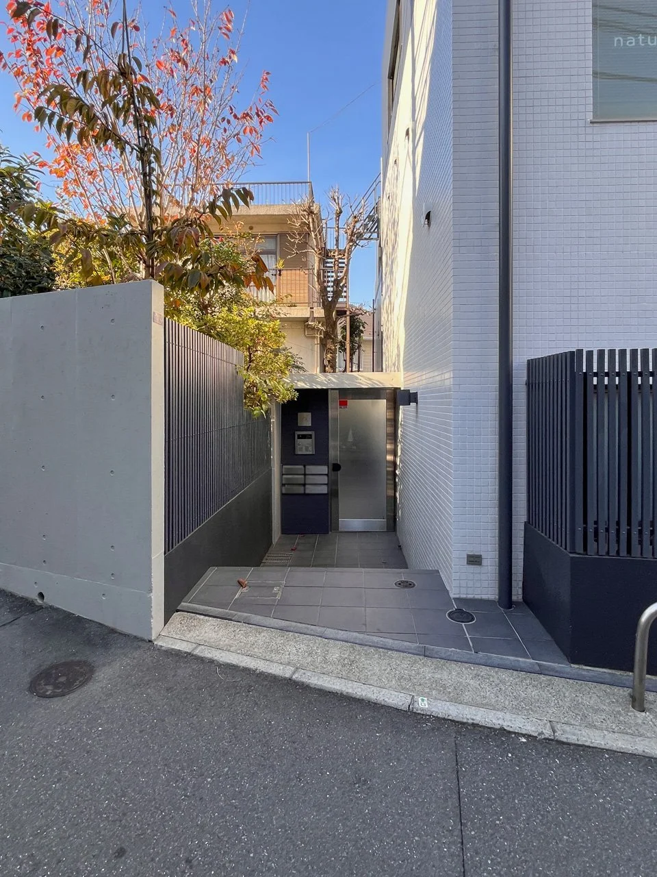 K’s Apartment B1・1階メゾネット ビルエントランス 5