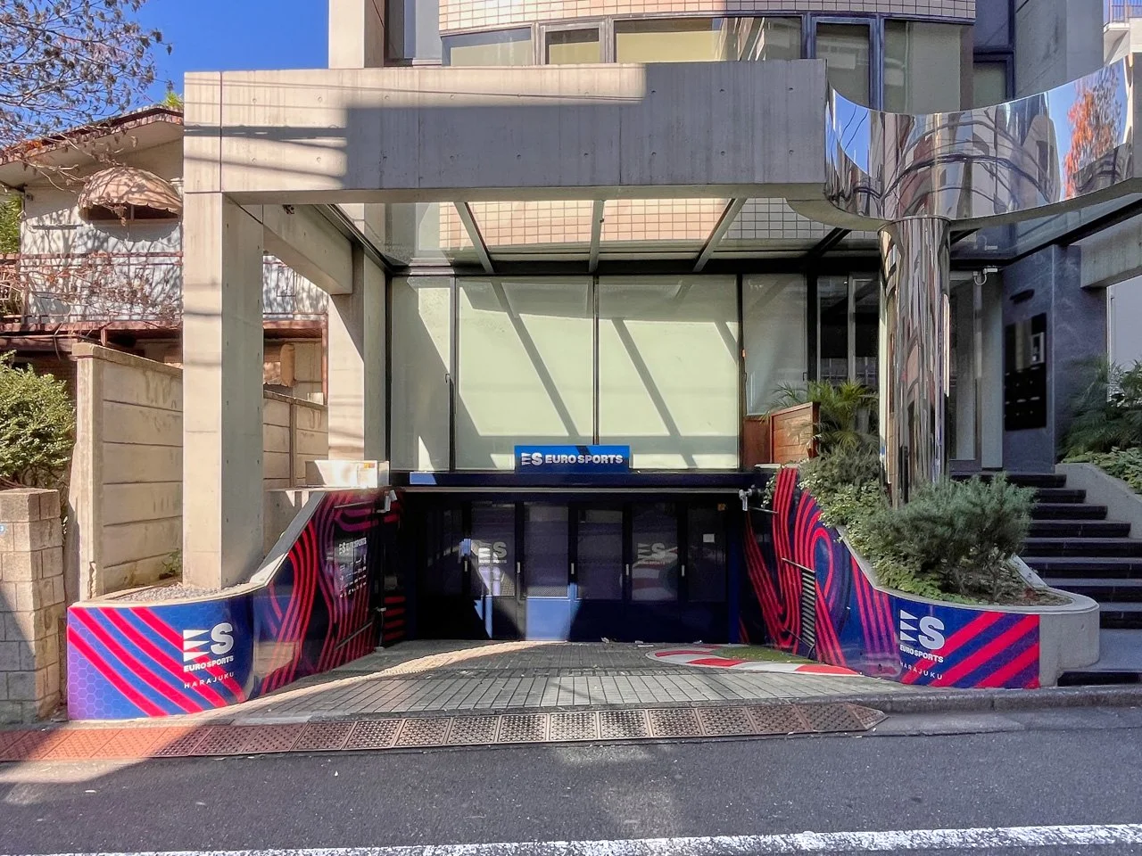 ES原宿ビル B2 エントランス 3
