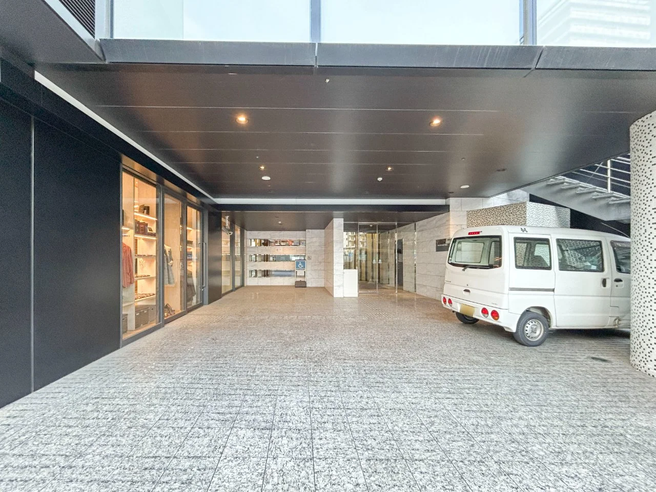 TOKYU REIT 渋谷宮下公園ビル 6 ビルエントランス 5