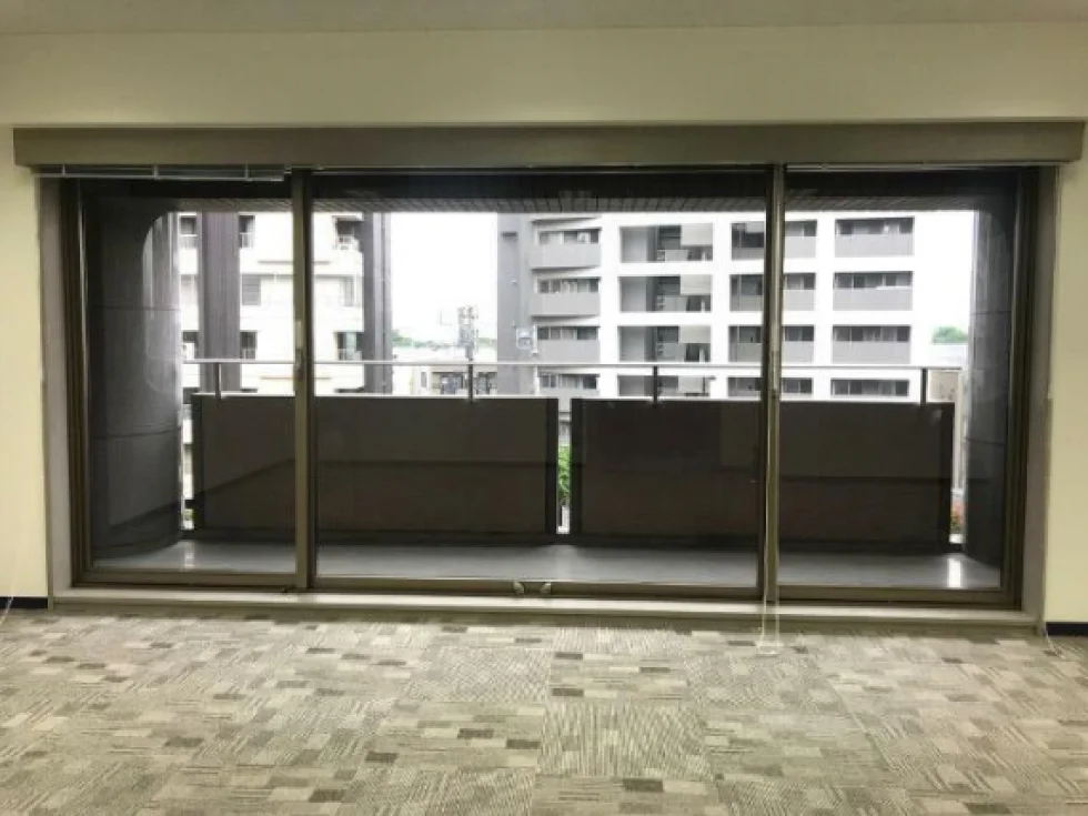 ネオーバビル 4 執務室 9