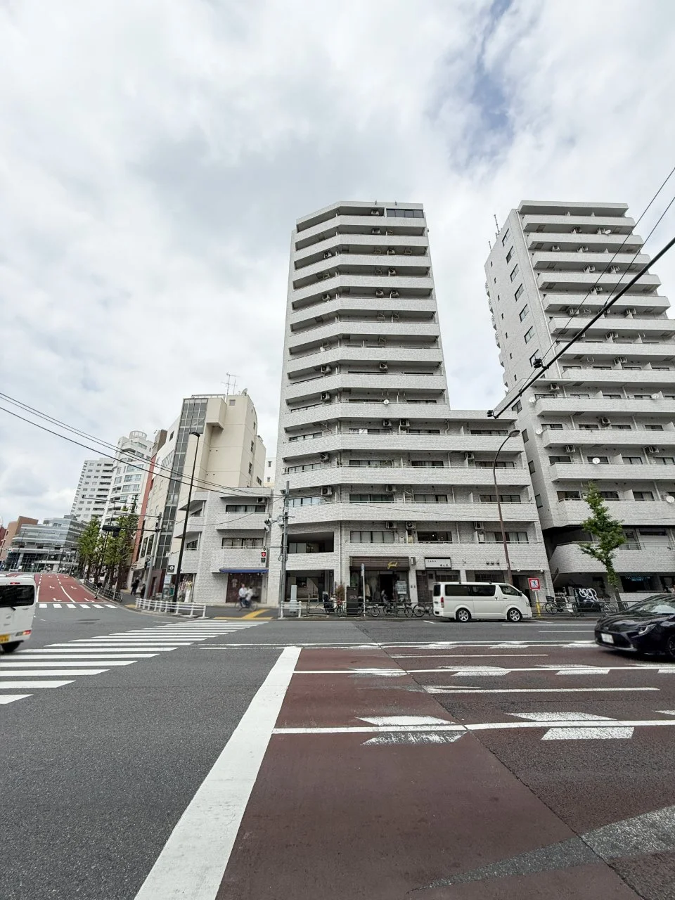 ヒルズ代官山ビル 6 オフィスビル外観 1