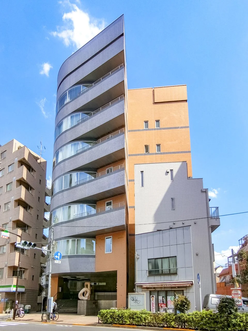 泉西新宿ビル 3 オフィスビル外観 2