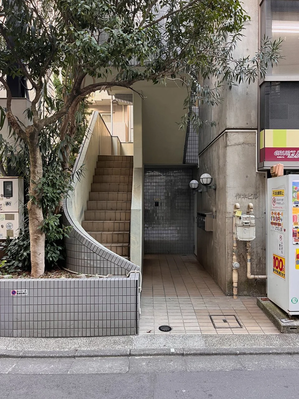 渋谷作本ビル 3 エントランス 3