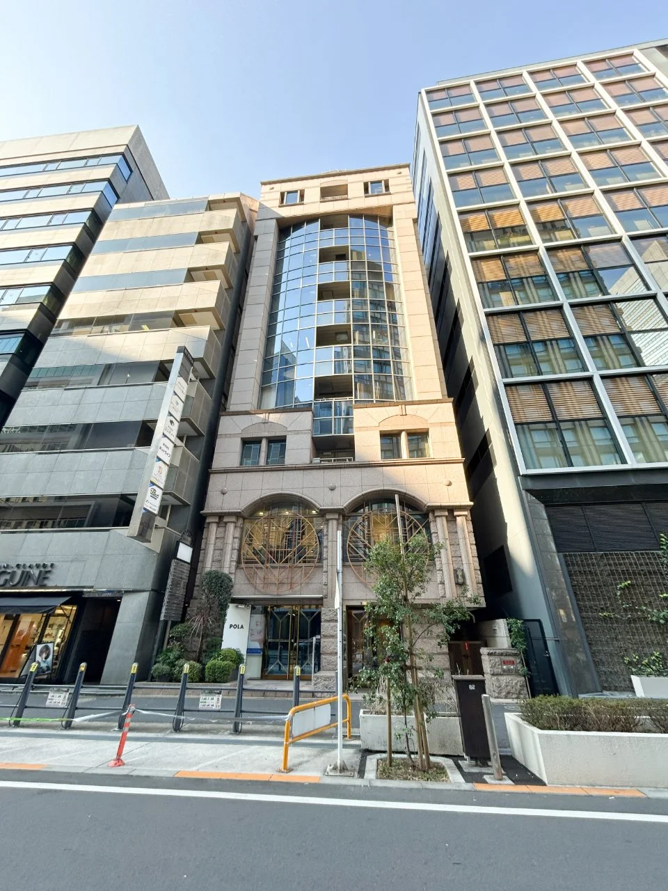 新宿CRビル 2 オフィスビル外観 1