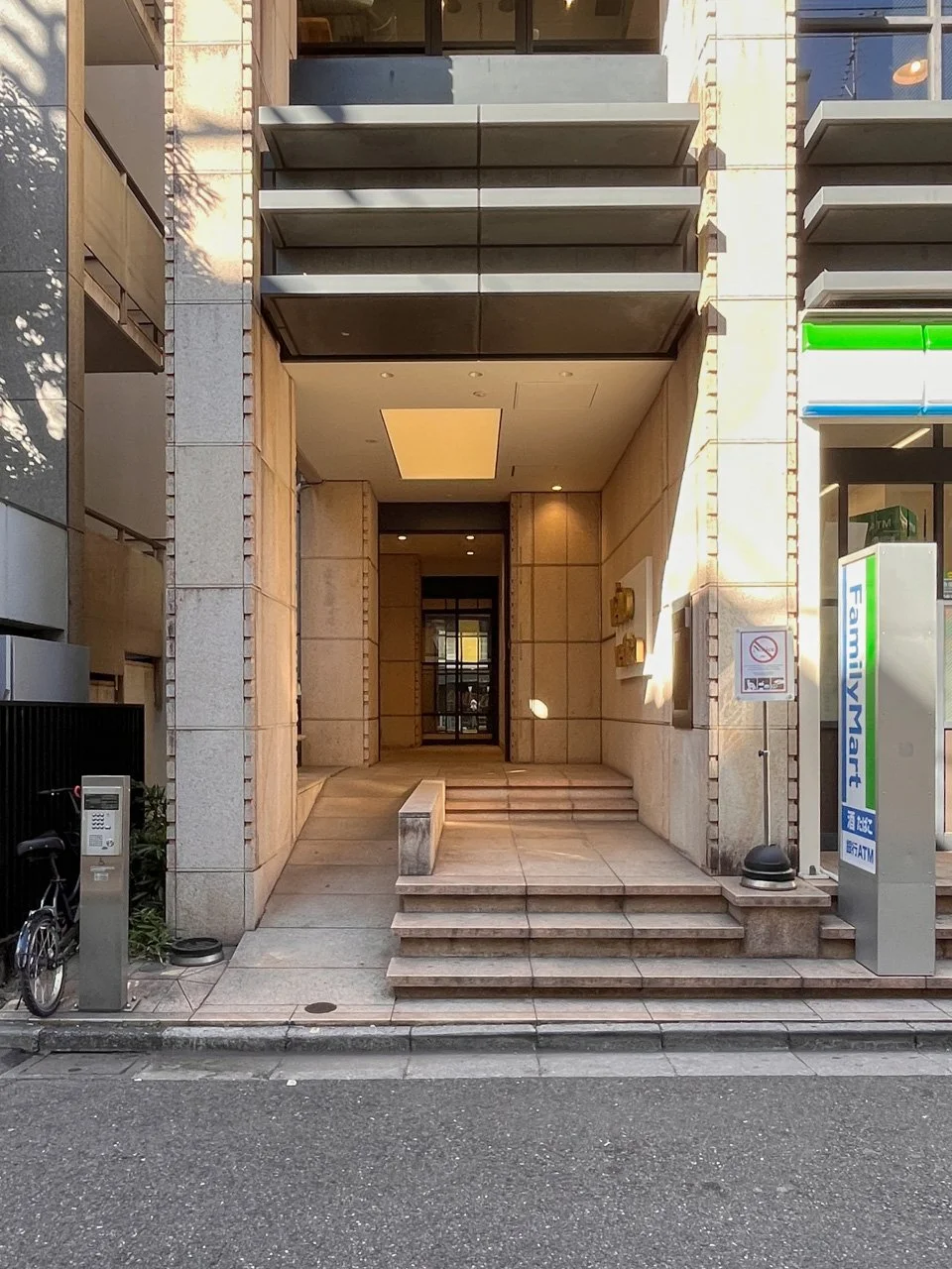 JMFビル神宮前02 1 エントランス 3