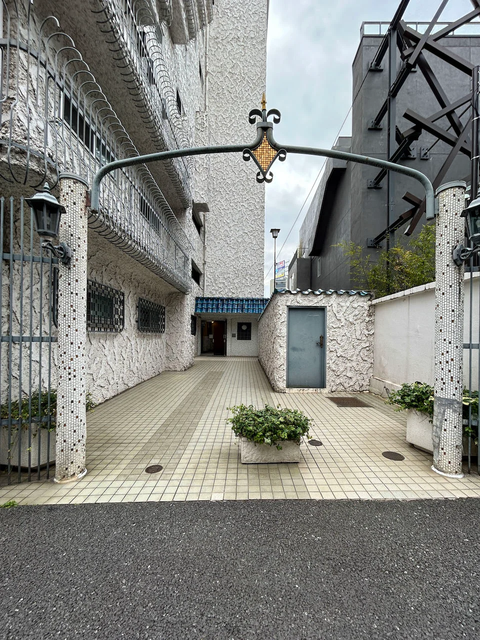 秀和高樹町レジデンス 1 エントランス 3