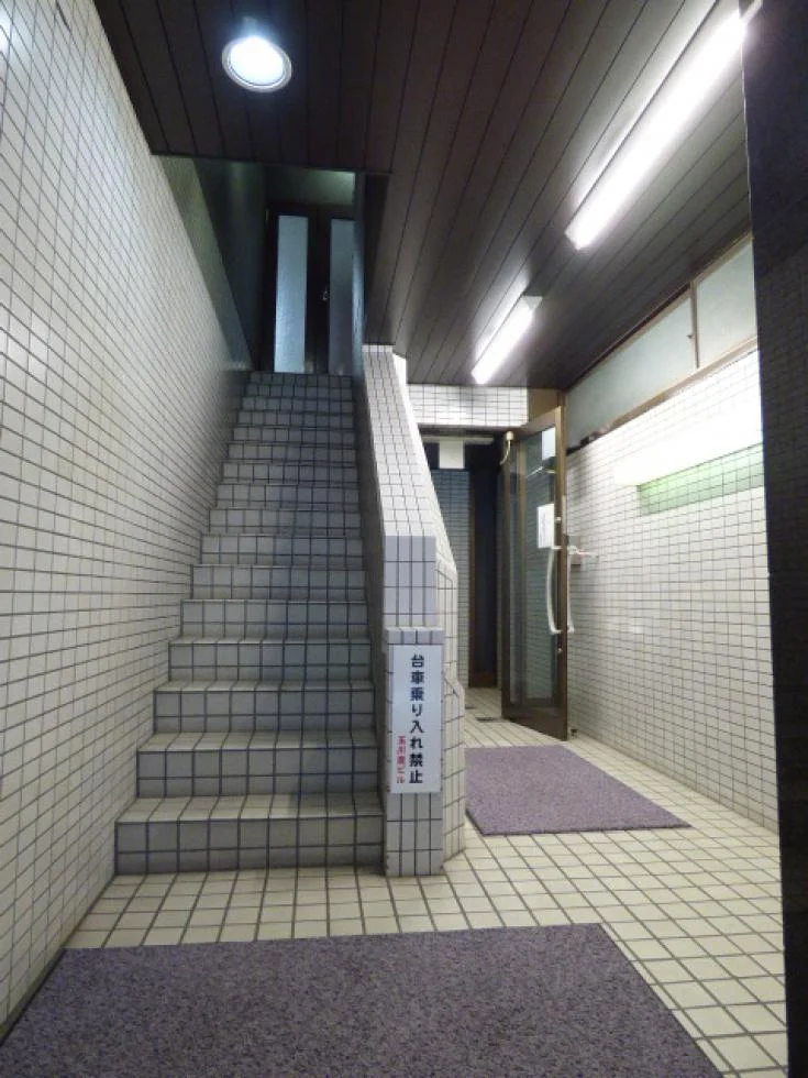 玉川屋ビル 9 ビルエントランス 4