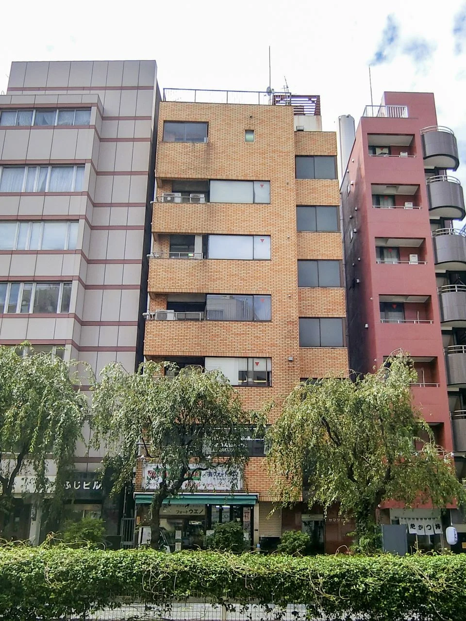 山田ビル - 画像1