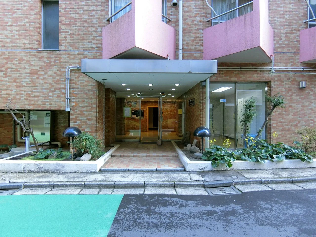 ウエストサイド新宿御苑 2 エントランス 3