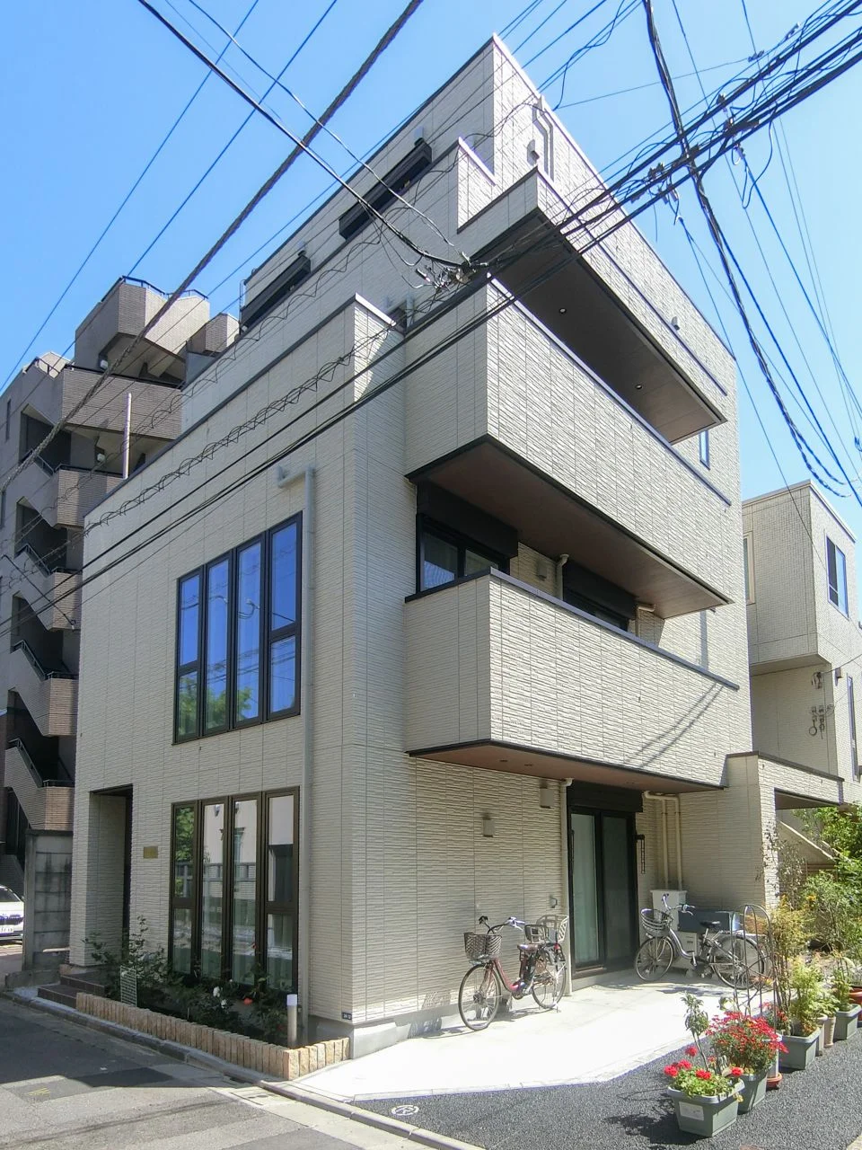 カラフル外苑パイナップル 2 外観 1