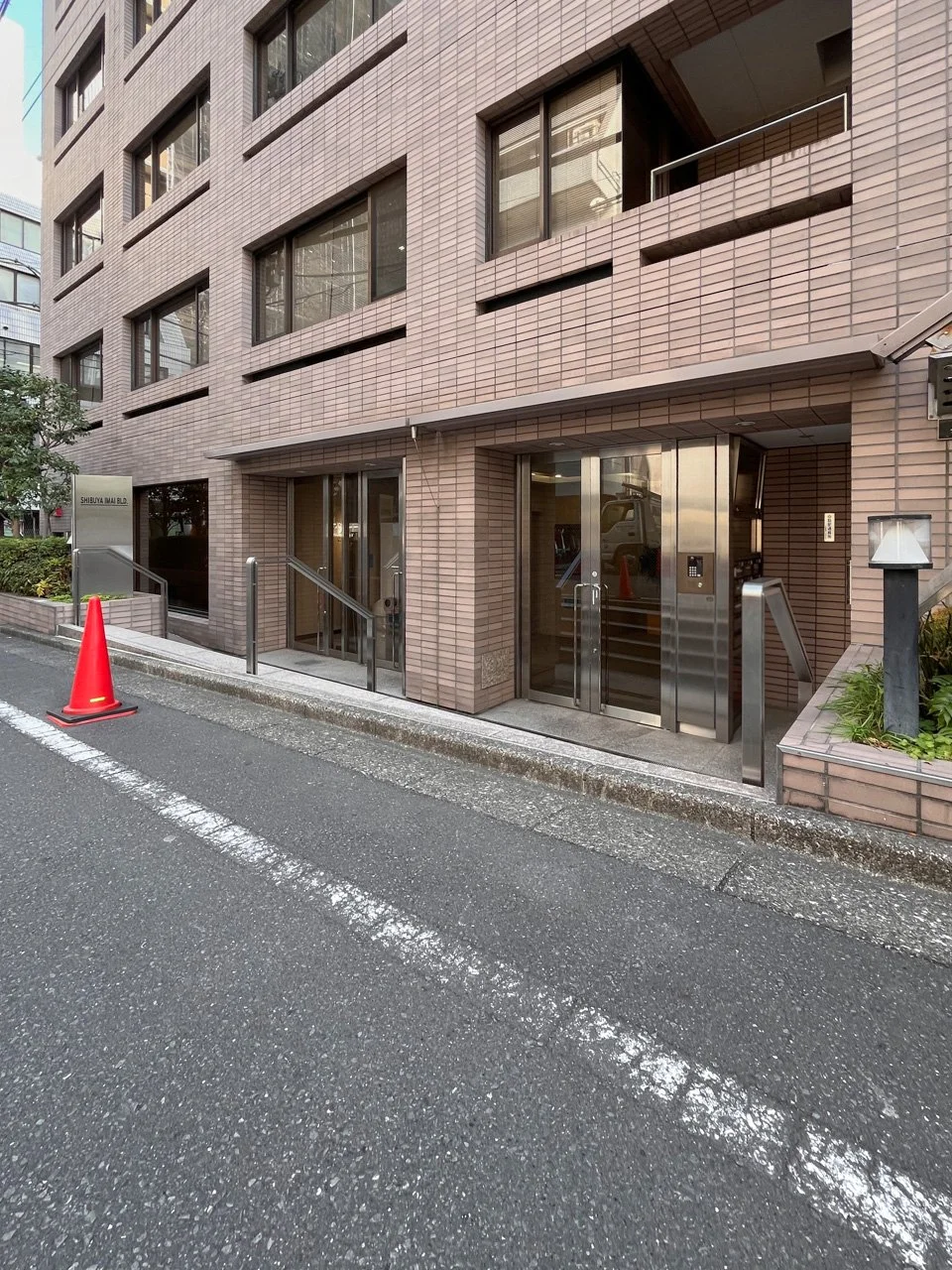 渋谷今井ビル 1 エントランス 3