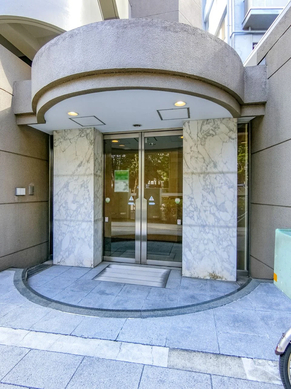 初台村上ビル 10 エントランス 3