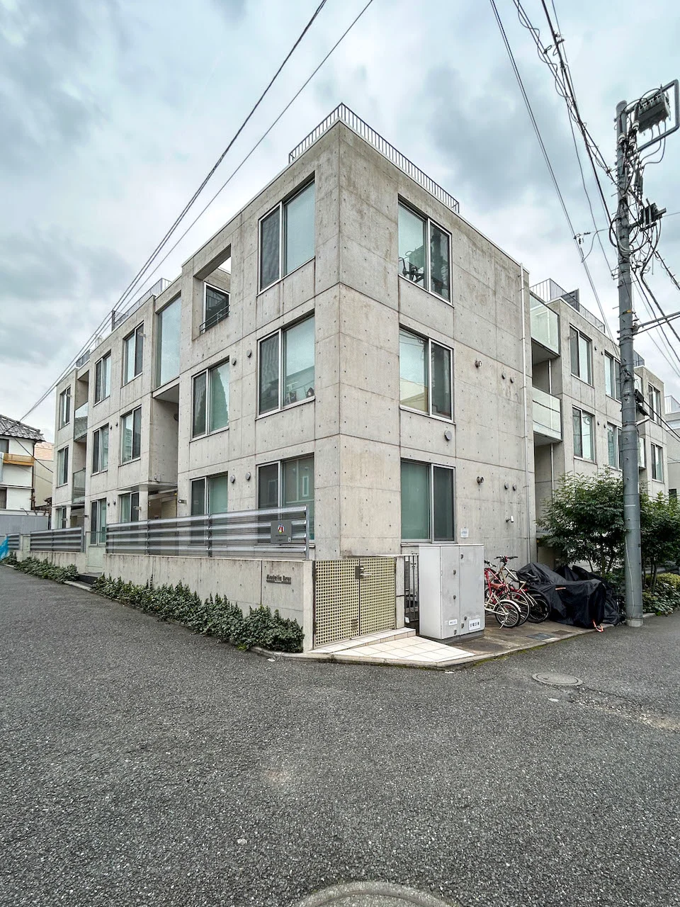 Modelia Brut 表参道 1 外観 1