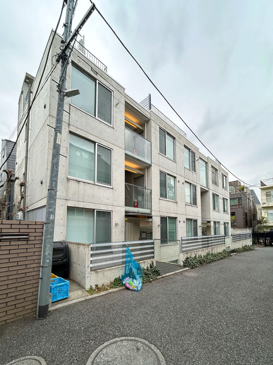 Modelia Brut 表参道 1 外観 2
