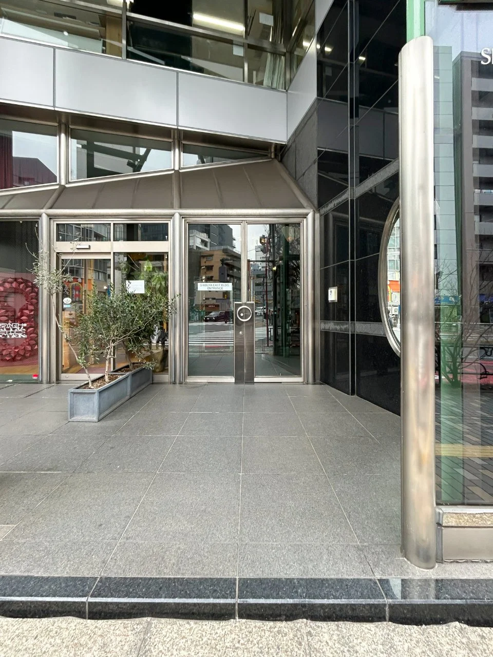 SHIBUYA EAST BLDG 3 ビルエントランス 3