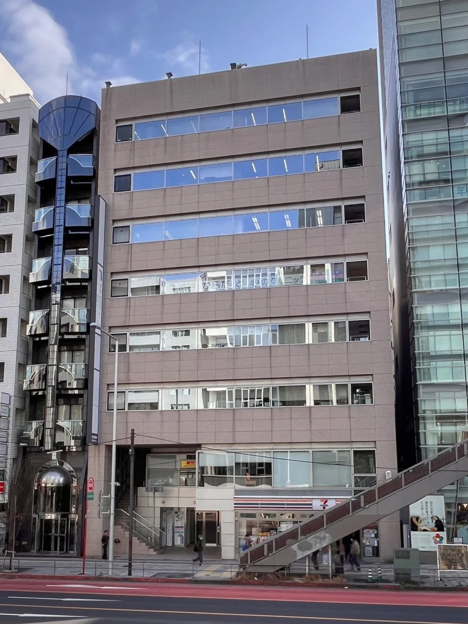 東京建物青山通りビル 8 オフィスビル外観 1