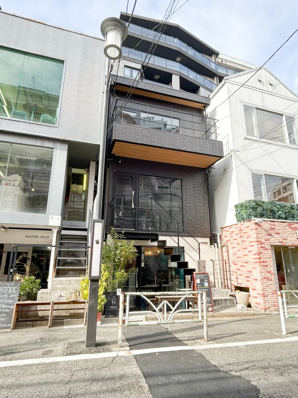 代官山貸店舗 地下1階から2階 外観 2