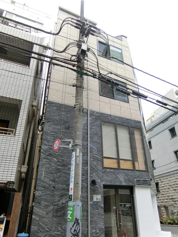 サラ青山 1 外観 2