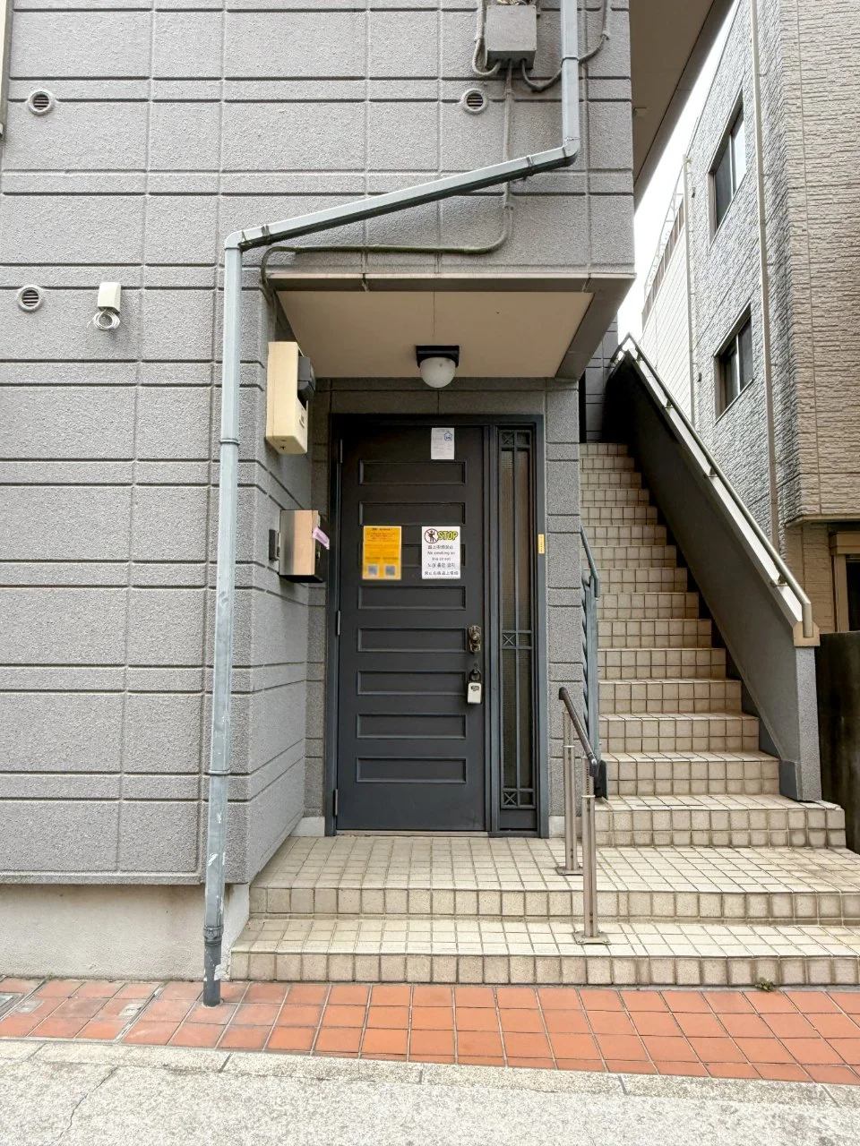 渋谷区本町1丁目戸建 1 エントランス 3