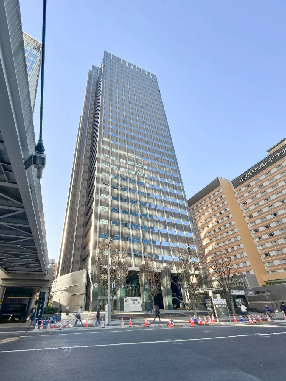 新宿マインズタワー 26 オフィスビル外観 1