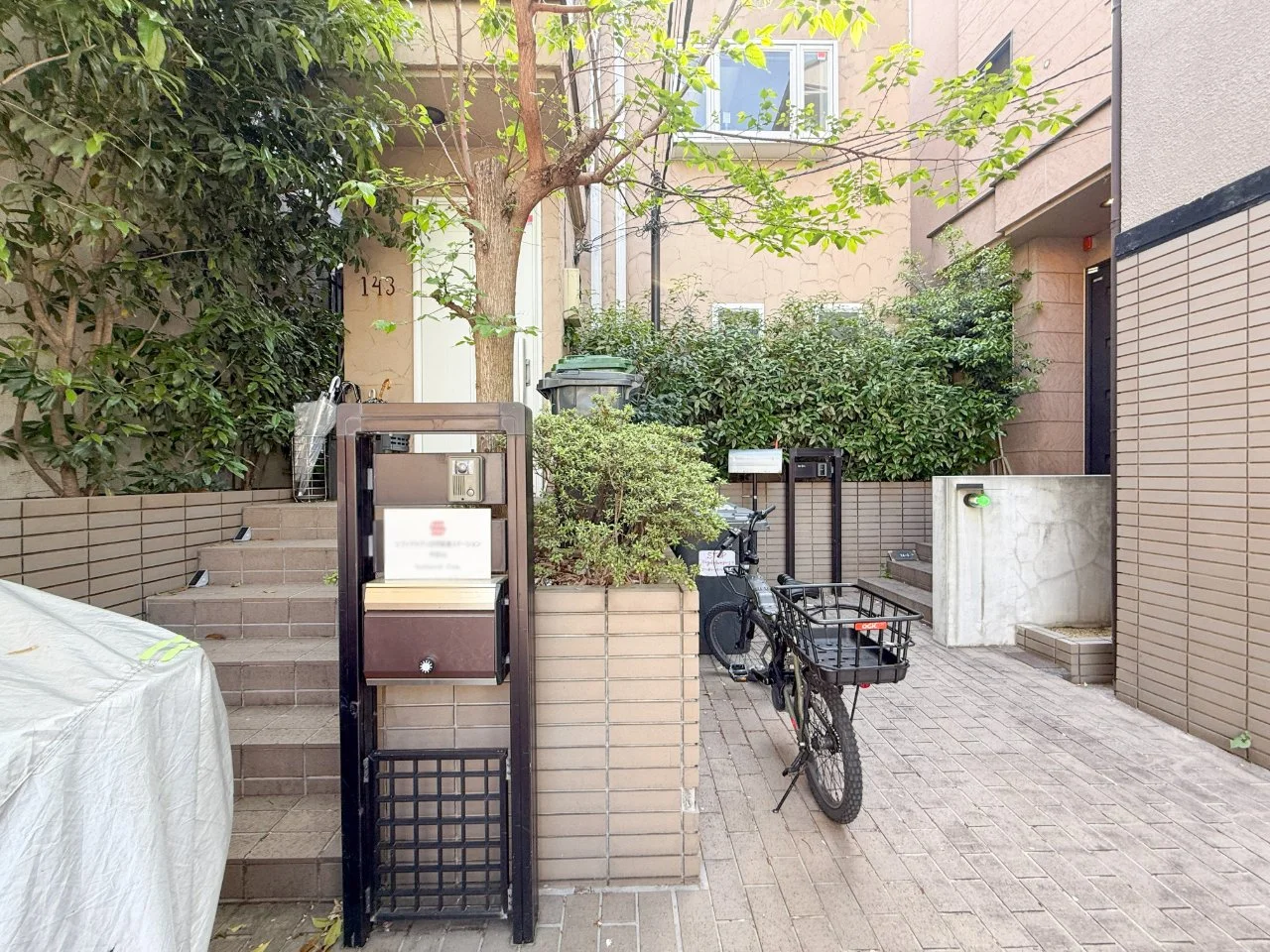 鉢山町D棟戸建て 3階~1階一棟貸し エントランス 3