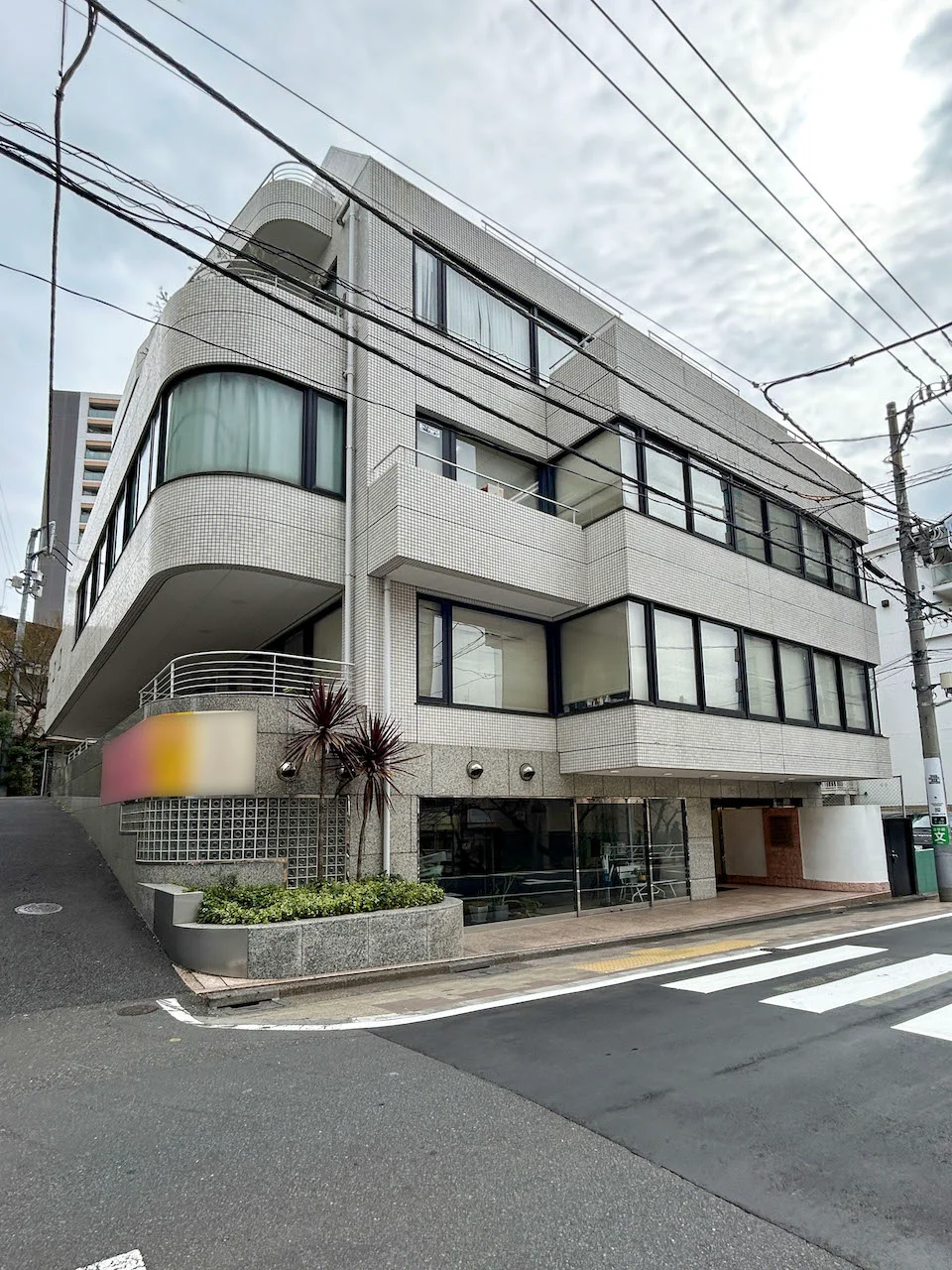 ユーエスト青山ビル 6 オフィスビル外観 1
