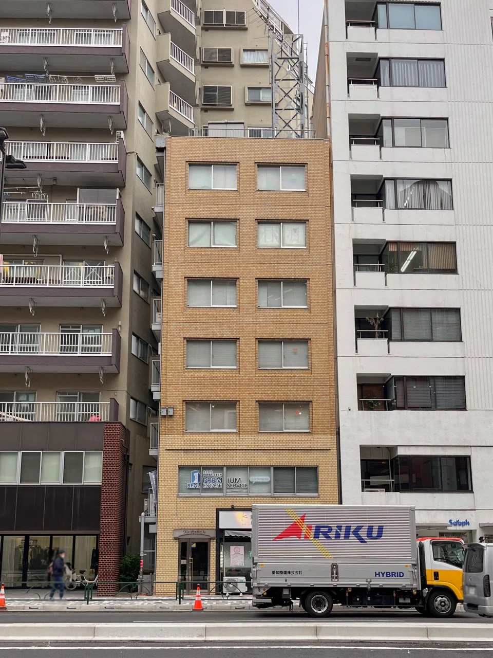 ワコー代々木ビル 2 オフィスビル外観 1
