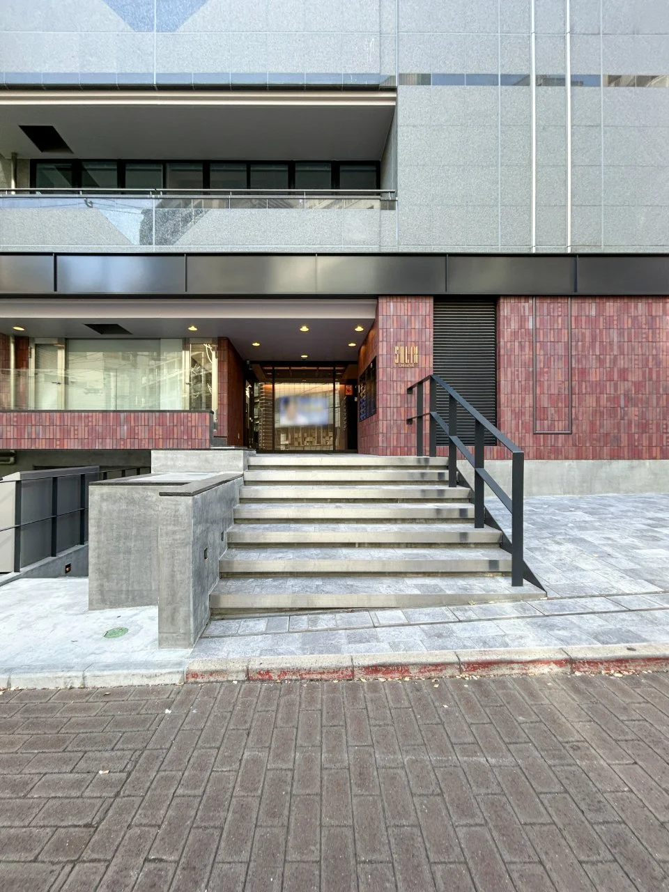 SOLIX SHIBUYA 4 ビルエントランス 3