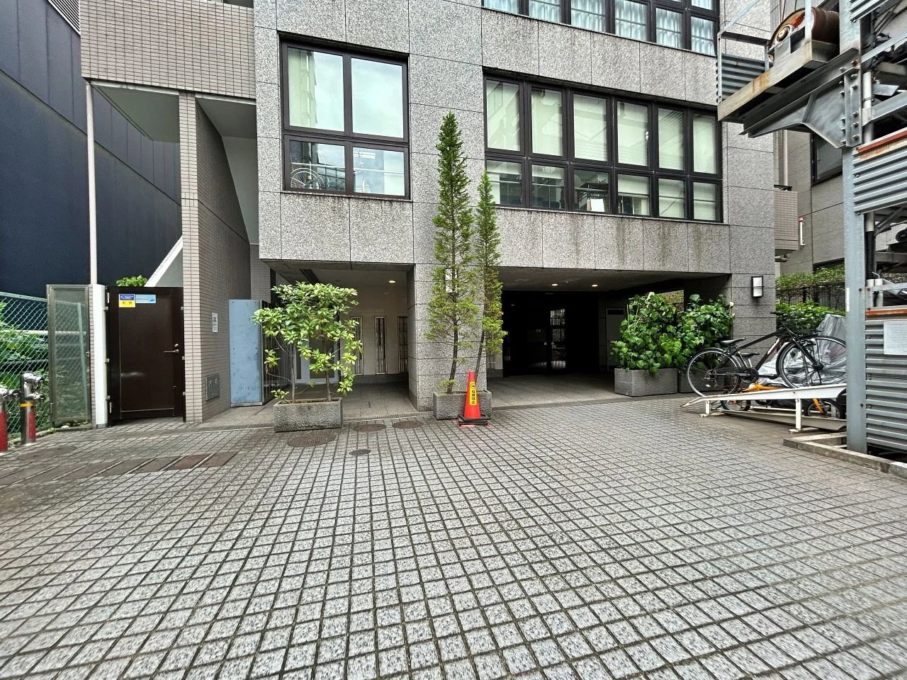 サンパーク恵比寿 4 エントランス 3