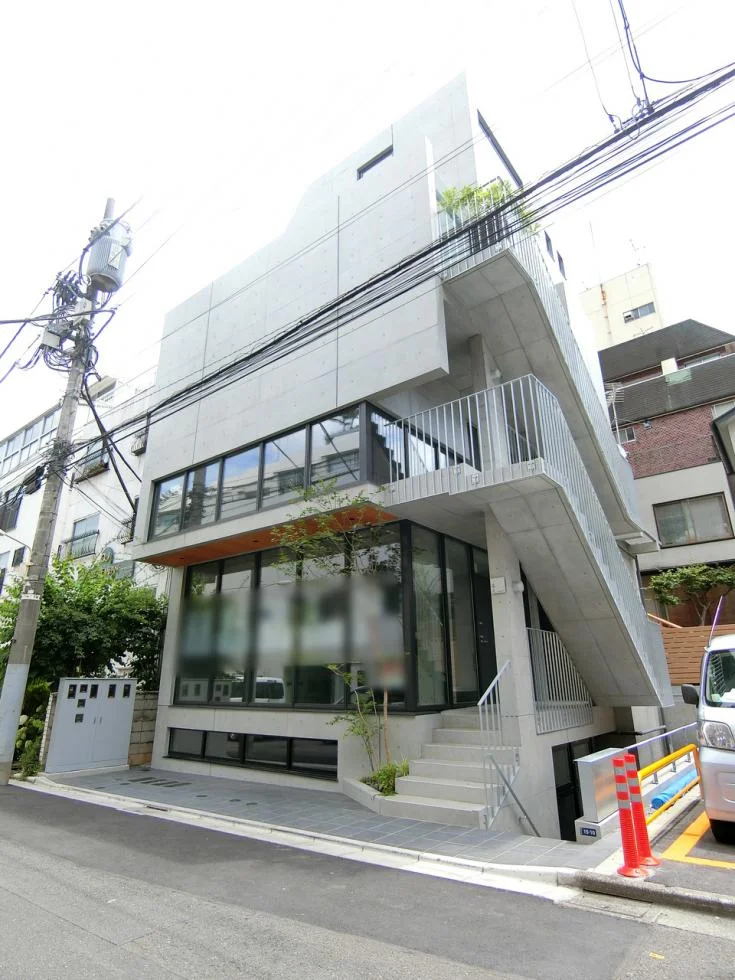 藤屋Jingumae B1 外観 1