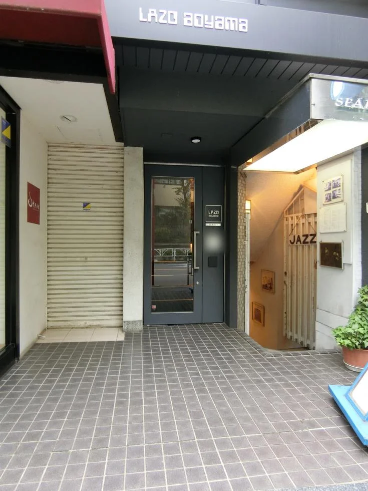LAZO AOYAMA 5 エントランス 4