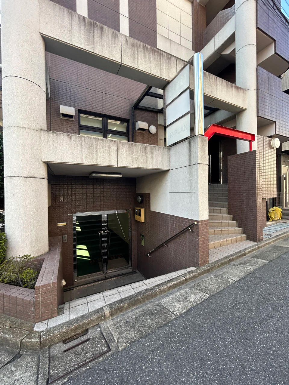 サンレミナスビル 2 エントランス 3
