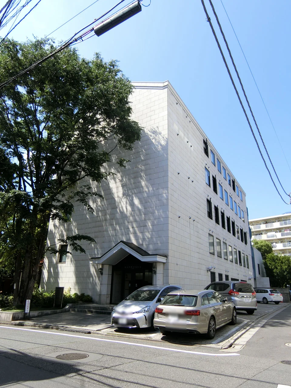 青山熊野神社ビル 1階・地下1階メゾネット オフィスビル外観 1