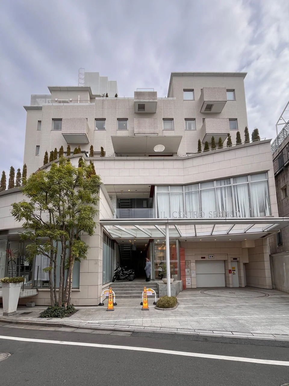 IL CENTRO SERENO（イル・チェントロ・セレーノ）ビル - 画像1